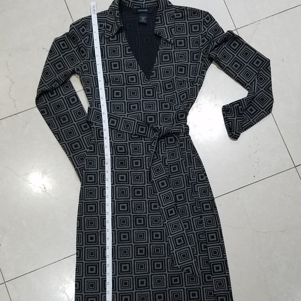 Express Black & White Geometric Wrap Around Dress